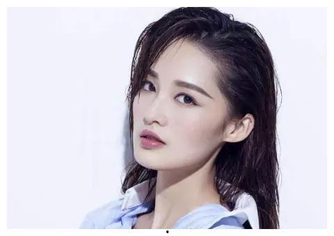 韩国李姓女明星,璀璨星途下的美丽传奇