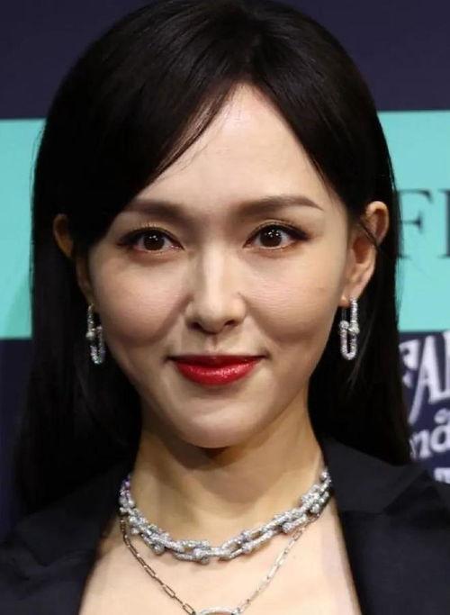 生图下明星的脸,自然之美下的精致容颜