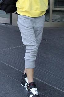 蓝色裤子猜明星名字,揭秘身着蓝色裤装的时尚明星